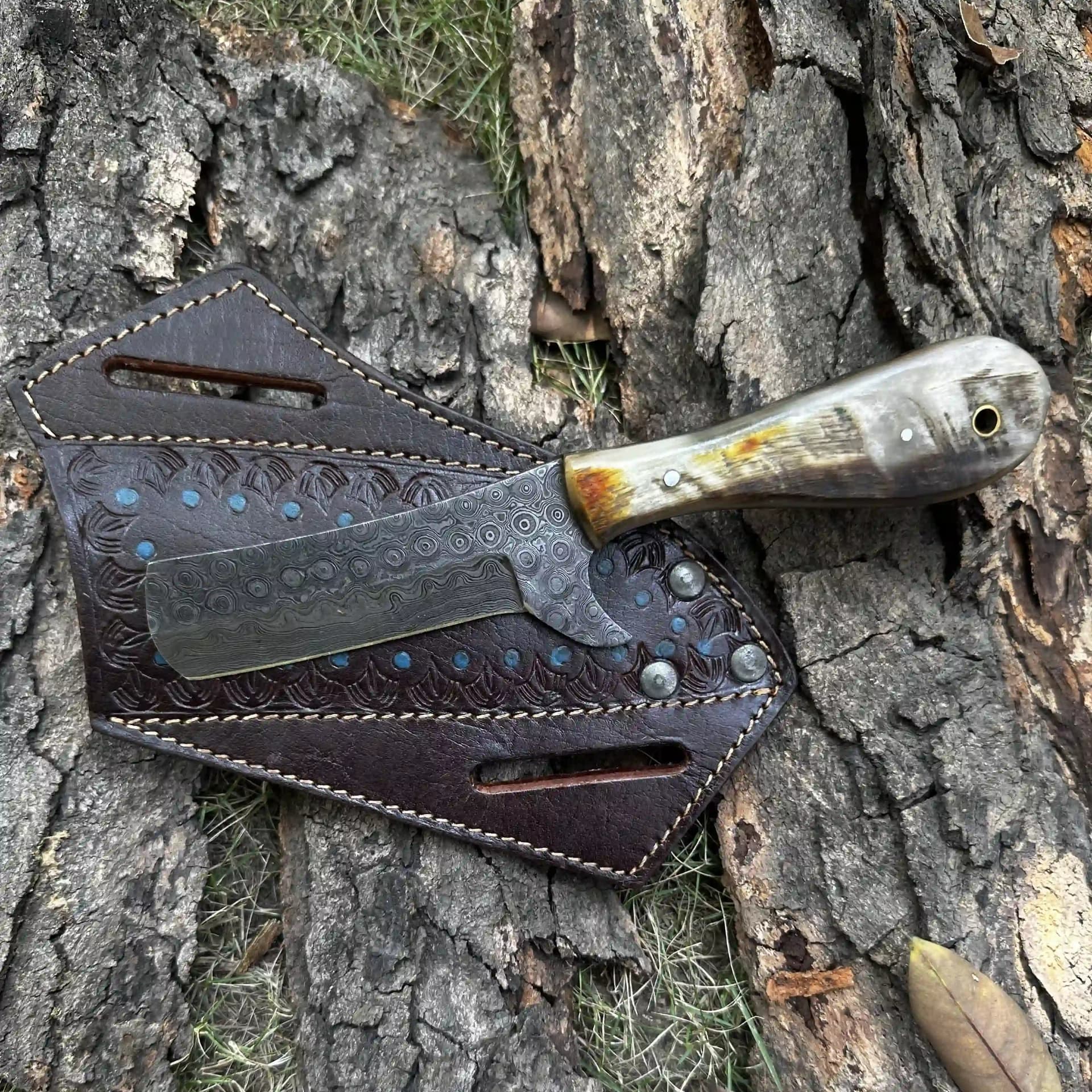 Bull Cutter Knife Ram's Horn Handle