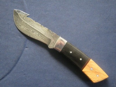 Gut Hook Damascus Tang Knife