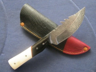 Damascus Steel Pocket Skinning Knife